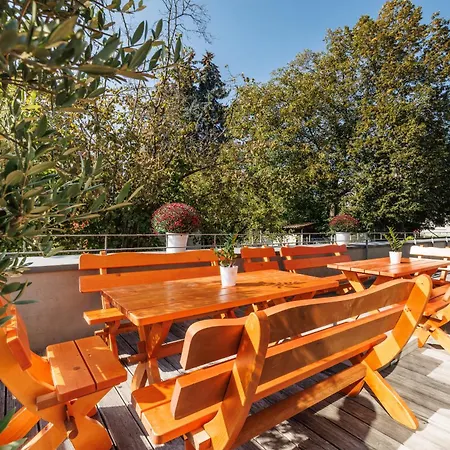 Apartment Airport - Premium With Private Jacuzzi